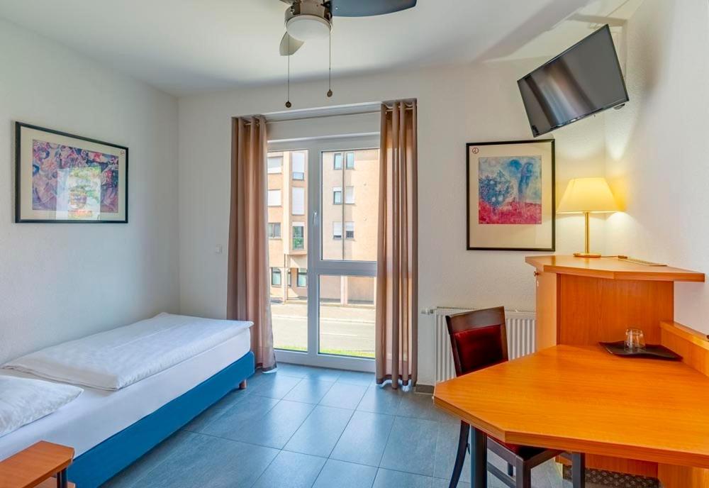 Heilbronner Hotel Am Schoenen Theater Екстериор снимка
