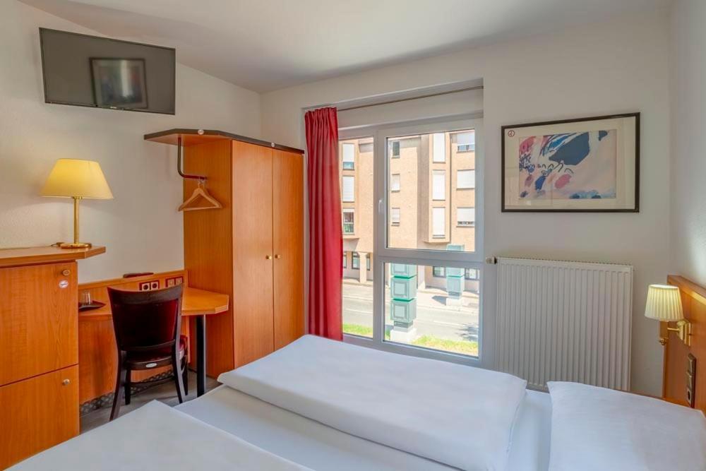 Heilbronner Hotel Am Schoenen Theater Екстериор снимка